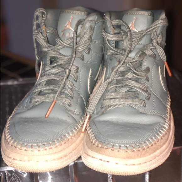 🔥AIR JORDAN RETRO 1🔥
       HIGH TOPS - Picture 6 of 11